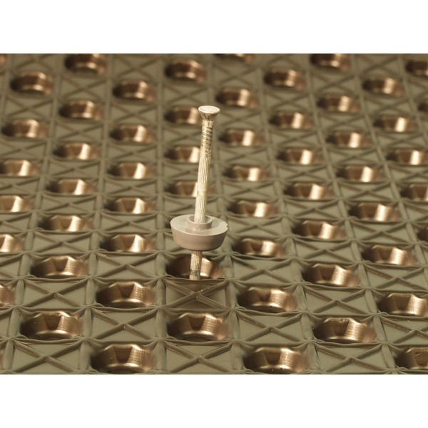 30 mm BMI spikerbrikke f/støpt mur, pk a 100 stk